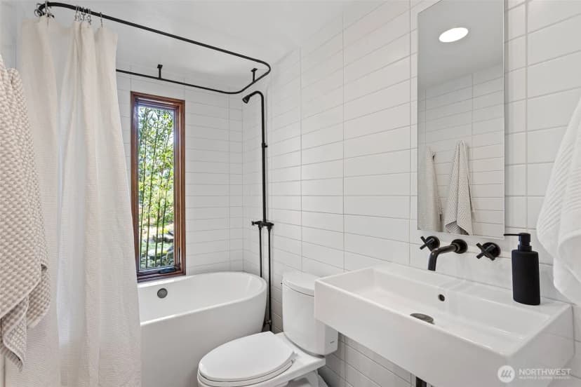 Property photo for 3812 50th Avenue Sw, Seattle photo 15