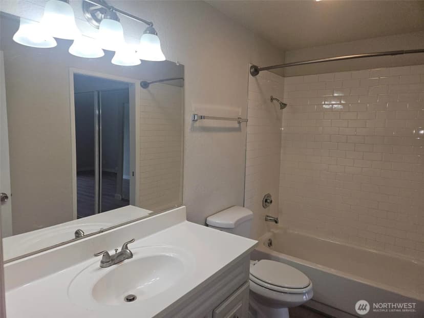 Property photo for 2611 Ne 4th #234, Renton photo 9