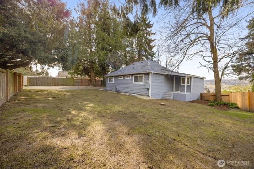 Property photo for 12041 S 56th Place, Seattle photo 27