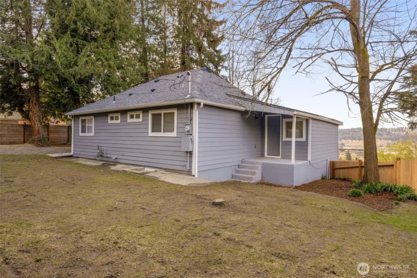 Property photo for 12041 S 56th Place, Seattle photo 23