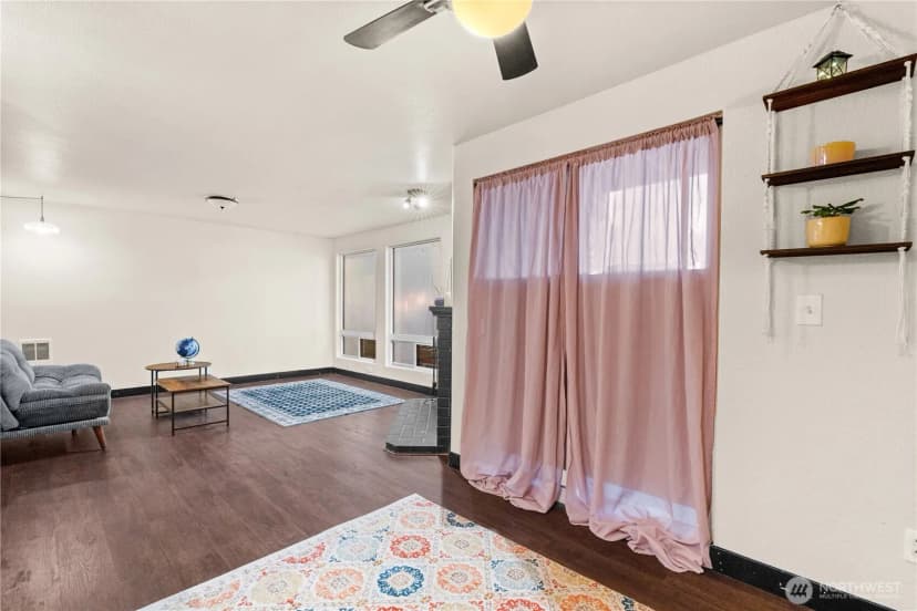 Property photo for 110 Sw 116th Street #a13, Seattle photo 6