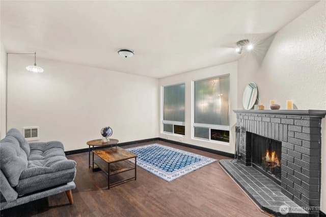 Property photo for 110 Sw 116th Street #a13, Seattle photo 3