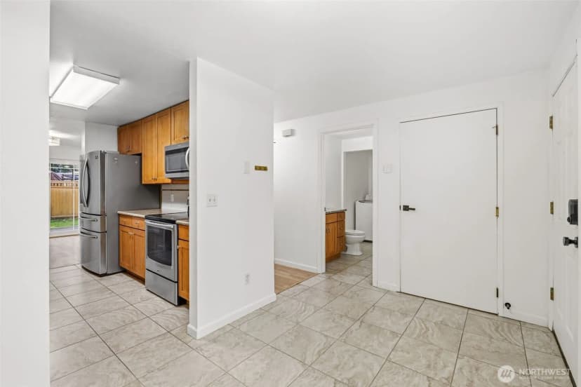 Property photo for 24856 145th Lane Se, Kent photo 5