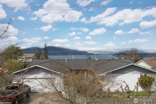 Property photo for 3412 W 4th St, Anacortes photo 2