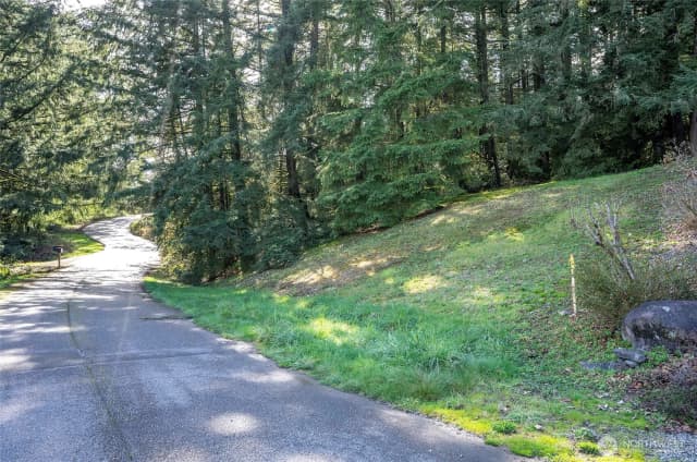 Property photo for 9806 Sari Lane, Gig Harbor photo 3