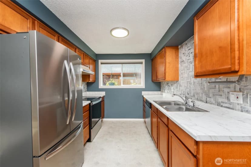 Property photo for 1225 W 17th St, Port Angeles photo 11