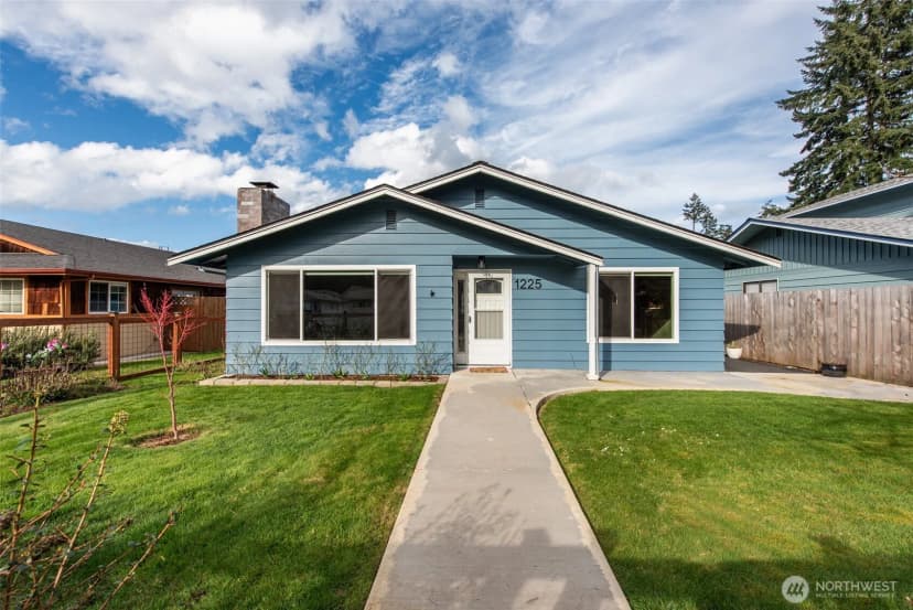 Property photo for 1225 W 17th St, Port Angeles