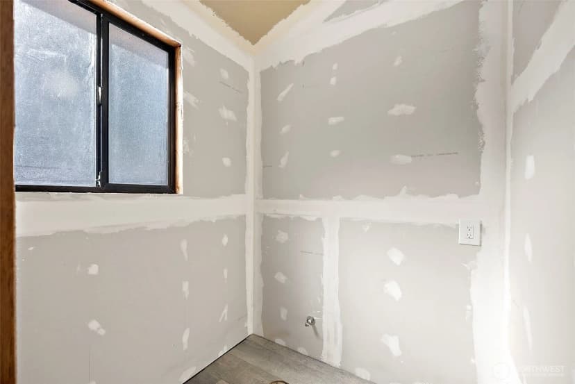 Property photo for 124 W Blakley Drive, Elma photo 28