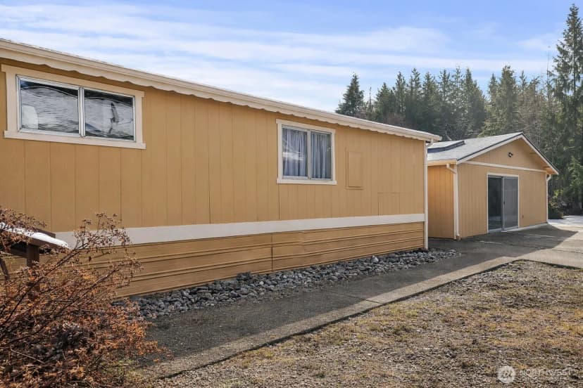 Property photo for 124 W Blakley Drive, Elma photo 5