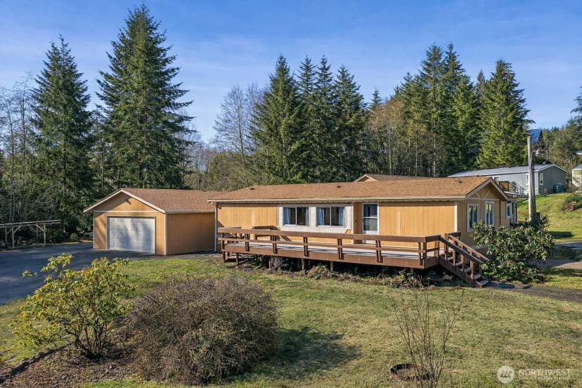 Property photo for 124 W Blakley Drive, Elma