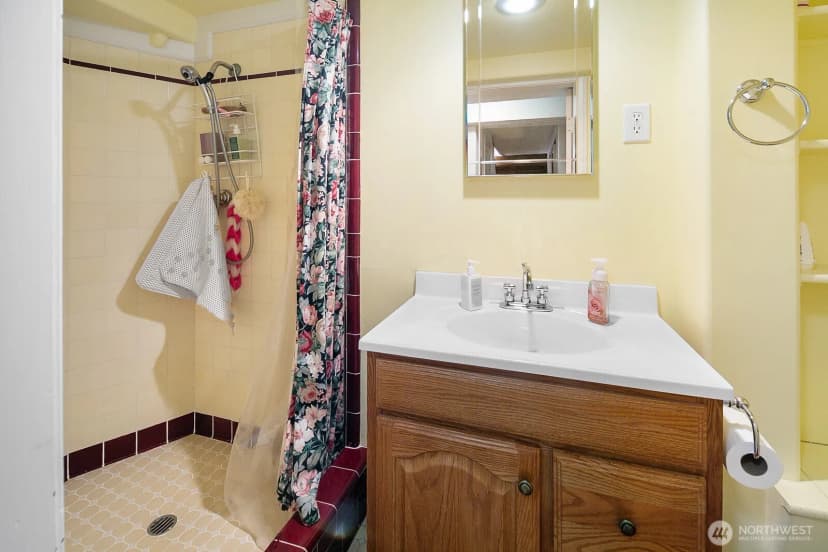 Property photo for 10445 Marine View Drive Sw, Seattle photo 28