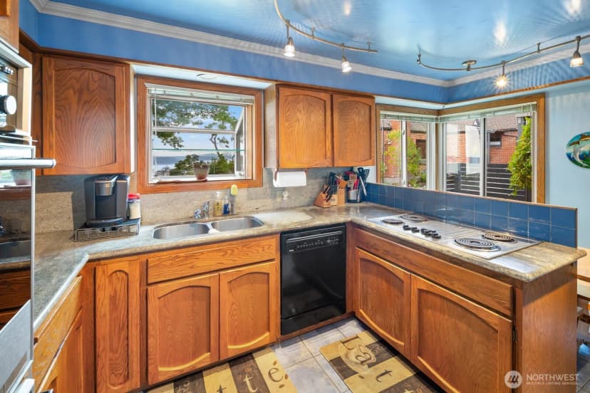 Property photo for 10445 Marine View Drive Sw, Seattle photo 12
