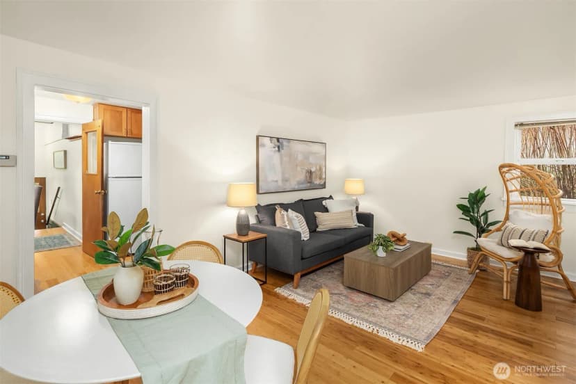 Property photo for 548 Ne 102nd Street, Seattle photo 2
