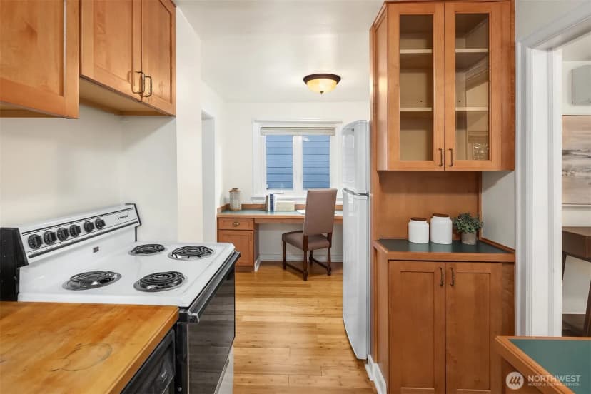 Property photo for 548 Ne 102nd Street, Seattle photo 9