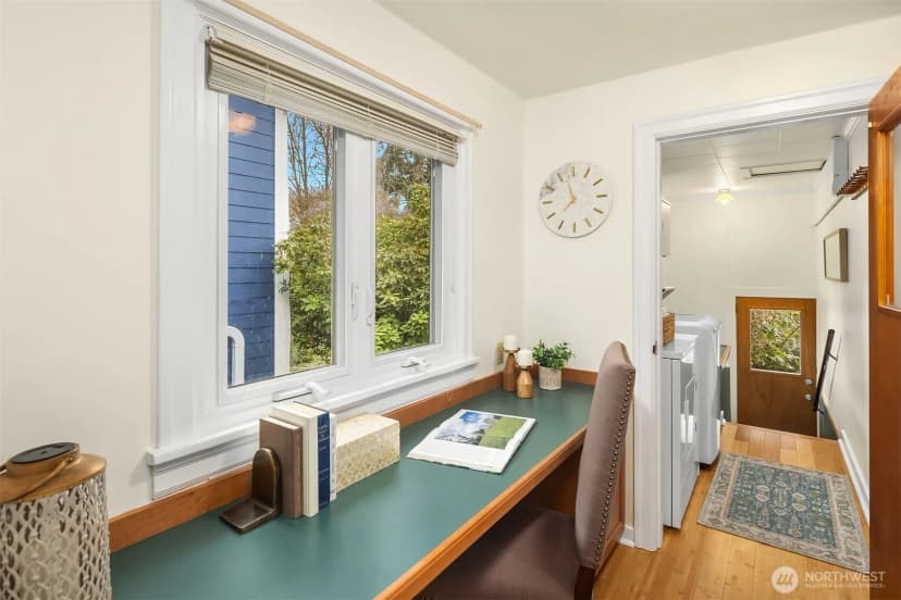 Property photo for 548 Ne 102nd Street, Seattle photo 6