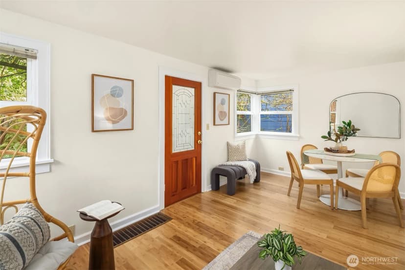 Property photo for 548 Ne 102nd Street, Seattle photo 5