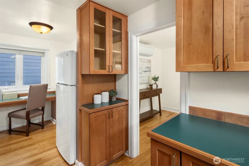 Property photo for 548 Ne 102nd Street, Seattle photo 10