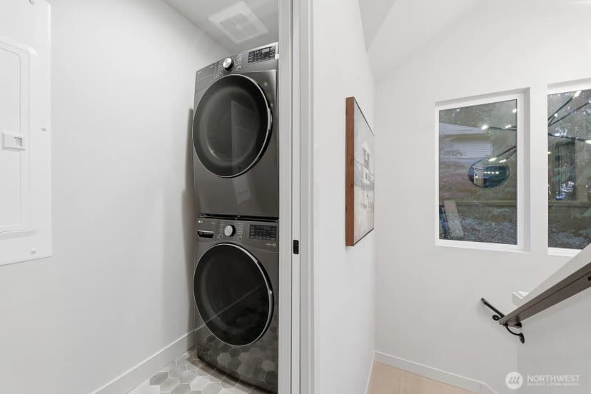 Property photo for 11217 Ne 95th Street #b, Kirkland photo 29
