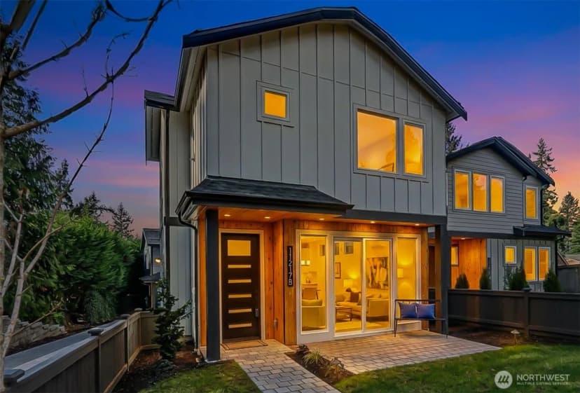 Property photo for 11217 Ne 95th Street #b, Kirkland