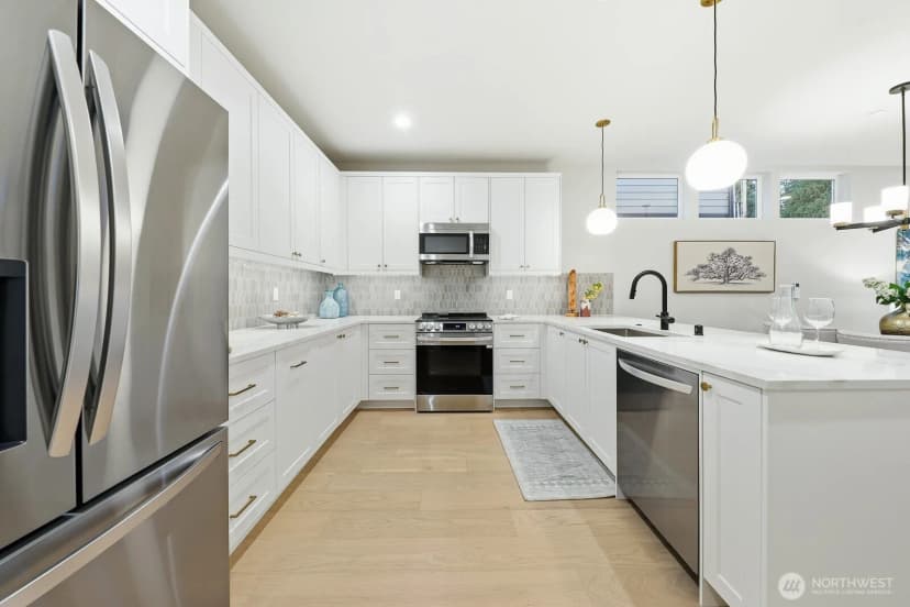 Property photo for 11217 Ne 95th Street #b, Kirkland photo 15