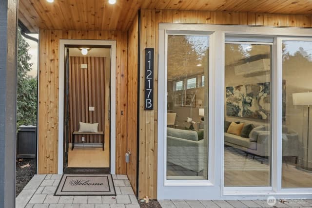 Property photo for 11217 Ne 95th Street #b, Kirkland photo 4