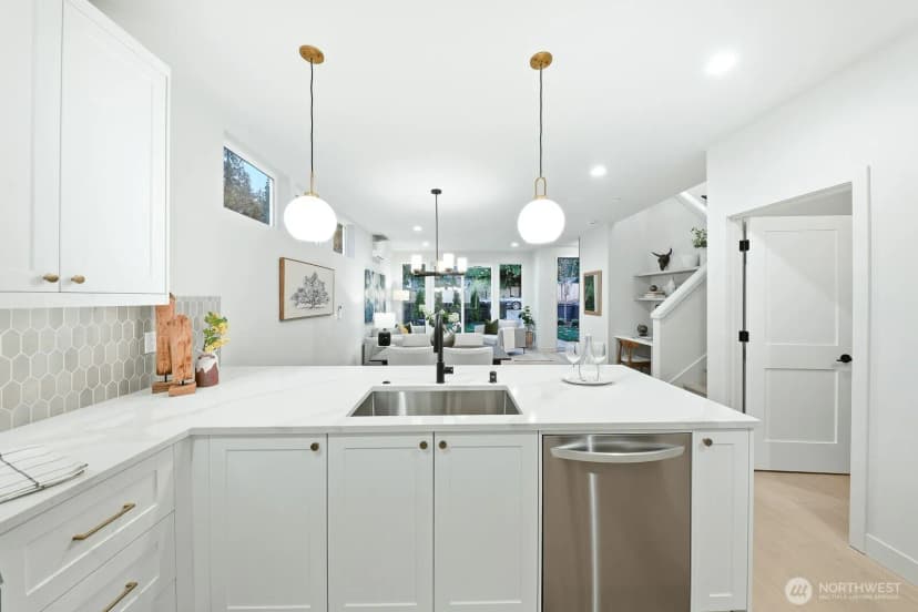Property photo for 11217 Ne 95th Street #b, Kirkland photo 17