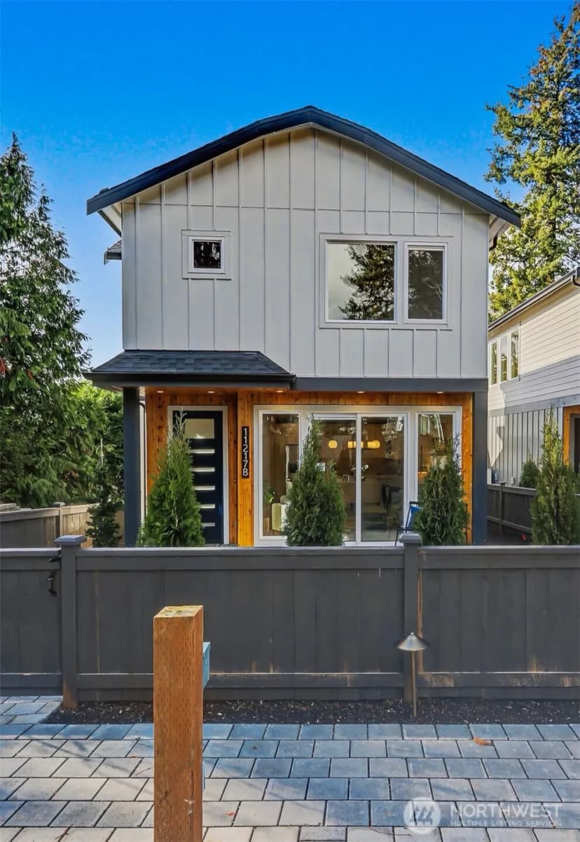 Property photo for 11217 Ne 95th Street #b, Kirkland photo 32