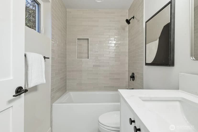 Property photo for 11217 Ne 95th Street #b, Kirkland photo 27