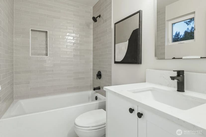 Property photo for 11217 Ne 95th Street #b, Kirkland photo 28