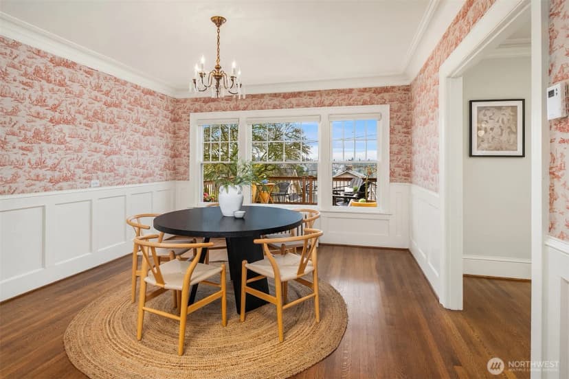 Property photo for 5260 18th Avenue Ne, Seattle photo 11