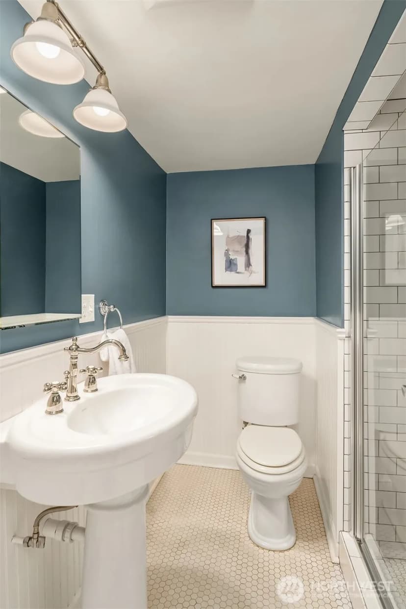 Property photo for 5260 18th Avenue Ne, Seattle photo 31