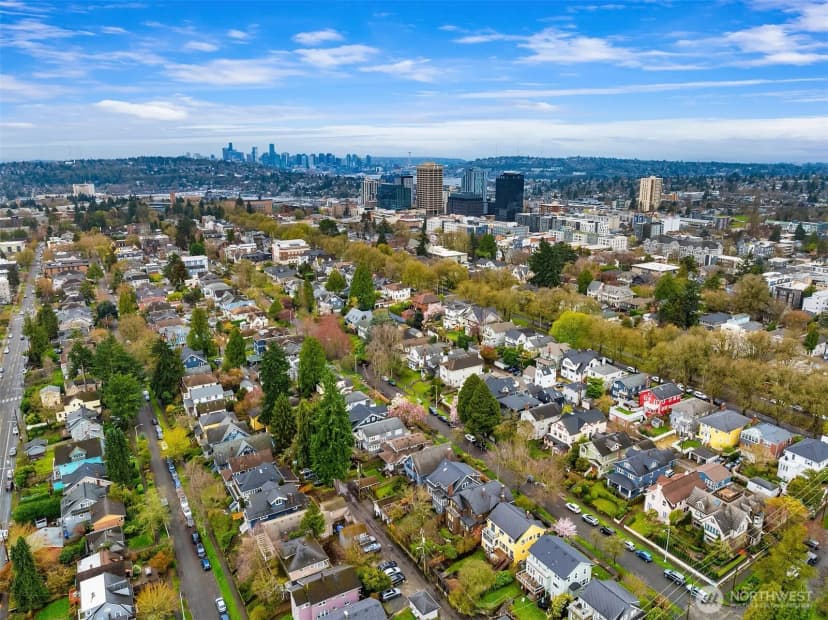 Property photo for 5260 18th Avenue Ne, Seattle photo 38