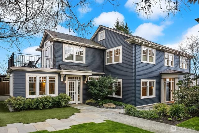 Property photo for 364 Highland Drive, Seattle photo 3