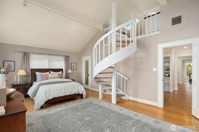 Property photo for 364 Highland Drive, Seattle photo 20