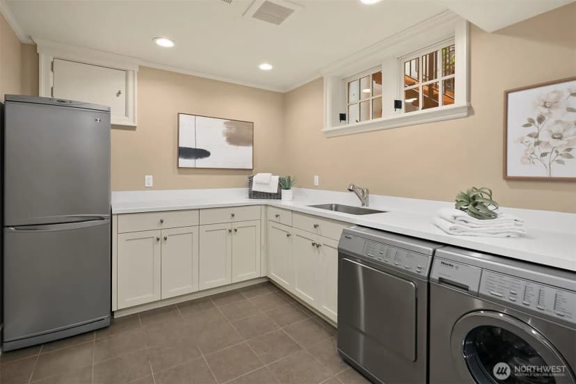 Property photo for 364 Highland Drive, Seattle photo 36