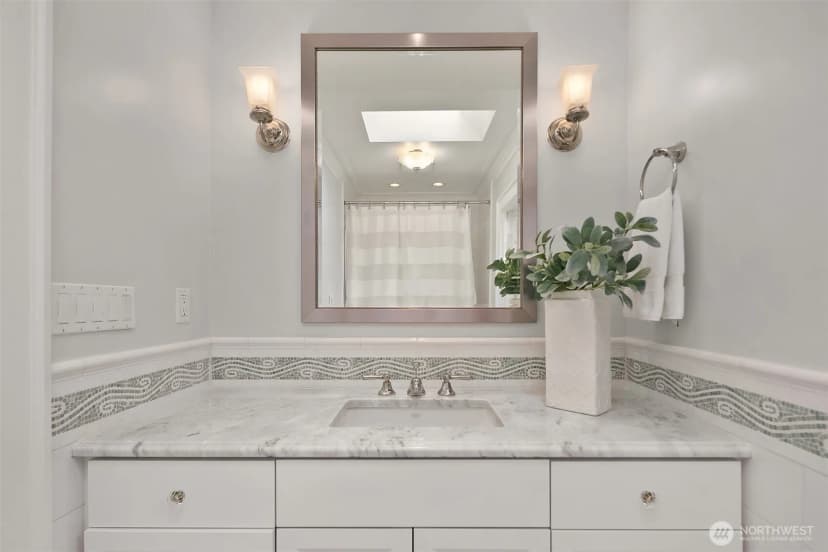Property photo for 364 Highland Drive, Seattle photo 31