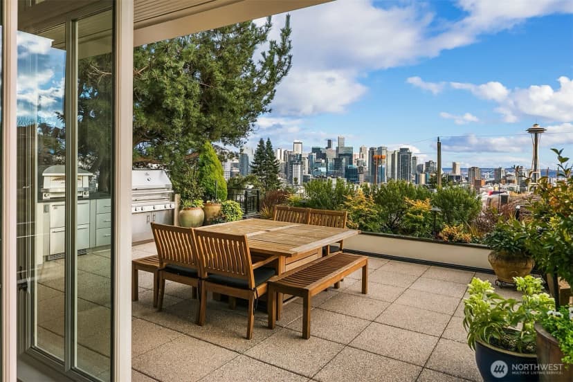 Property photo for 364 Highland Drive, Seattle photo 18
