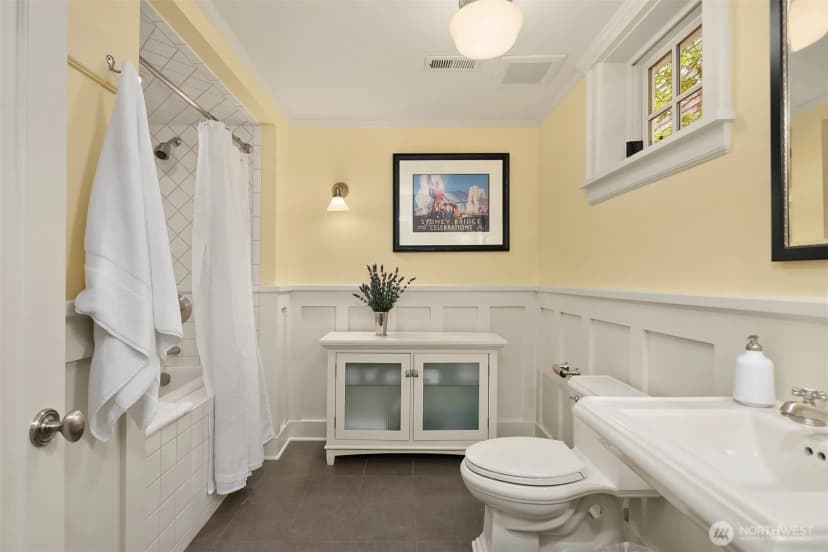 Property photo for 364 Highland Drive, Seattle photo 34