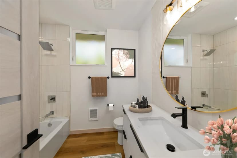Property photo for 4306 S Holden Street, Seattle photo 8