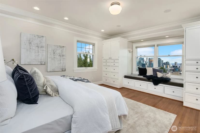 Property photo for 360 Highland Drive, Seattle photo 16