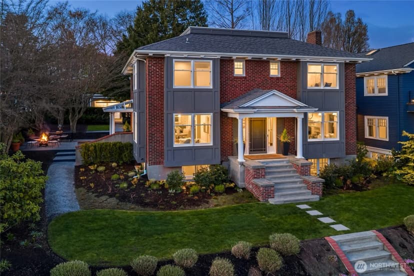 Property photo for 360 Highland Drive, Seattle photo 2