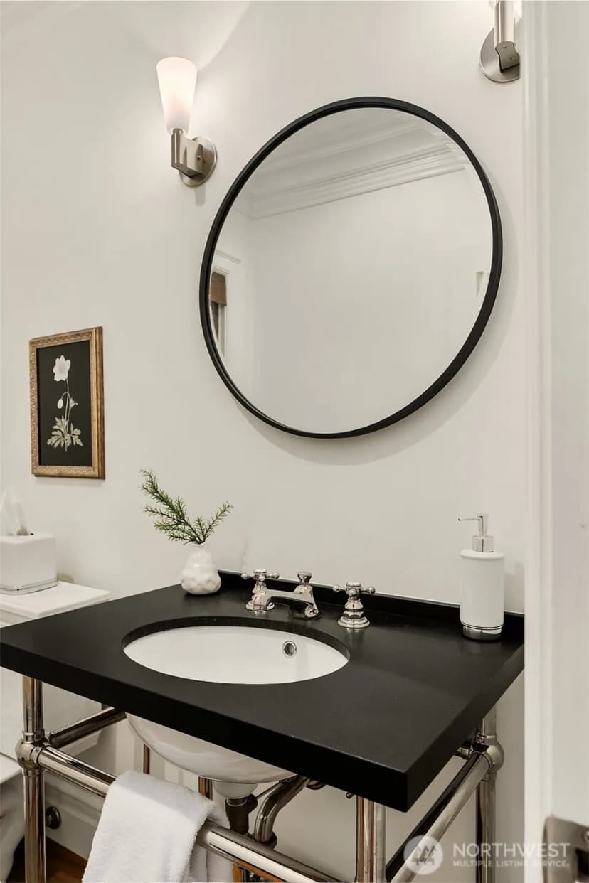 Property photo for 360 Highland Drive, Seattle photo 15