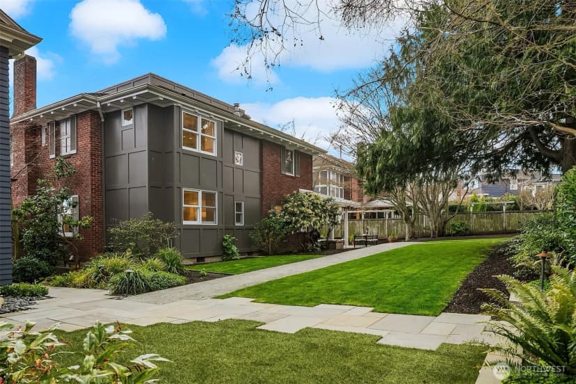 Property photo for 360 Highland Drive, Seattle photo 31