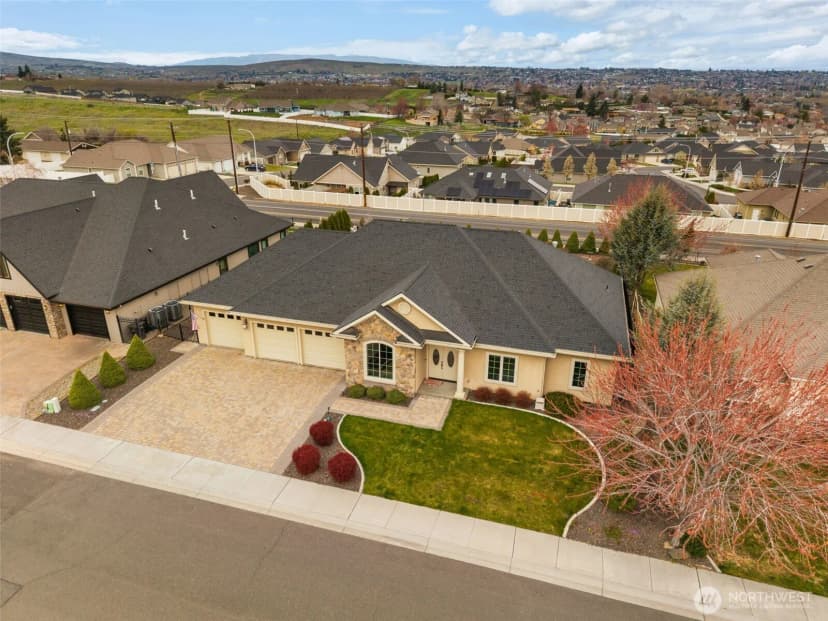 Property photo for 7505 Crestfields Road, Yakima photo 2