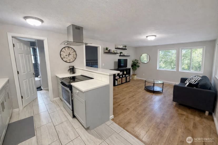 Property photo for 901 S Grant Avenue, Tacoma photo 6