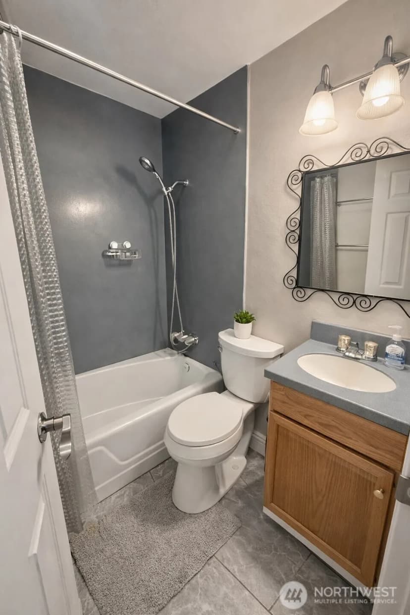 Property photo for 901 S Grant Avenue, Tacoma photo 16