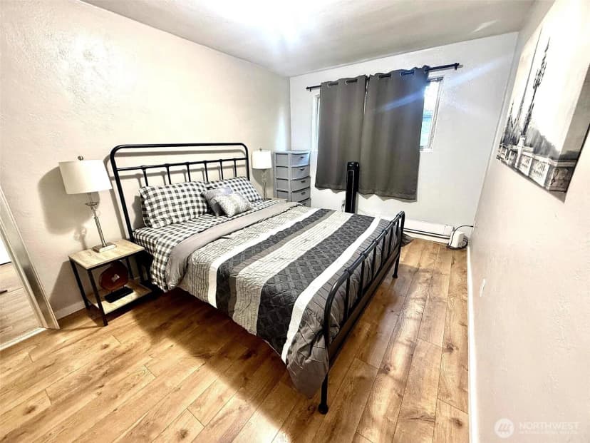 Property photo for 901 S Grant Avenue, Tacoma photo 9