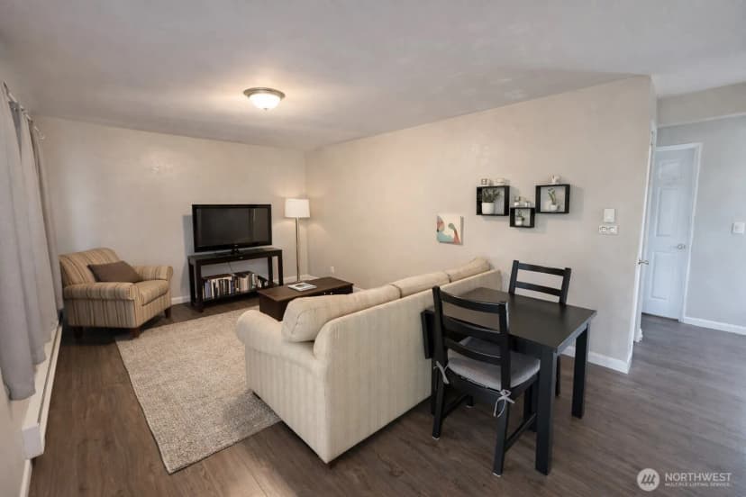Property photo for 901 S Grant Avenue, Tacoma photo 13
