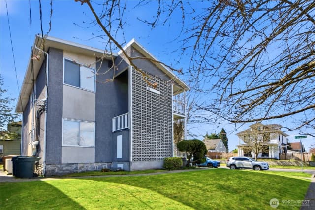 Property photo for 901 S Grant Avenue, Tacoma photo 5