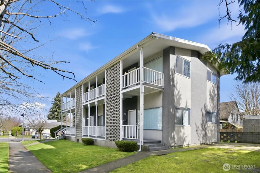 Property photo for 901 S Grant Avenue, Tacoma photo 3